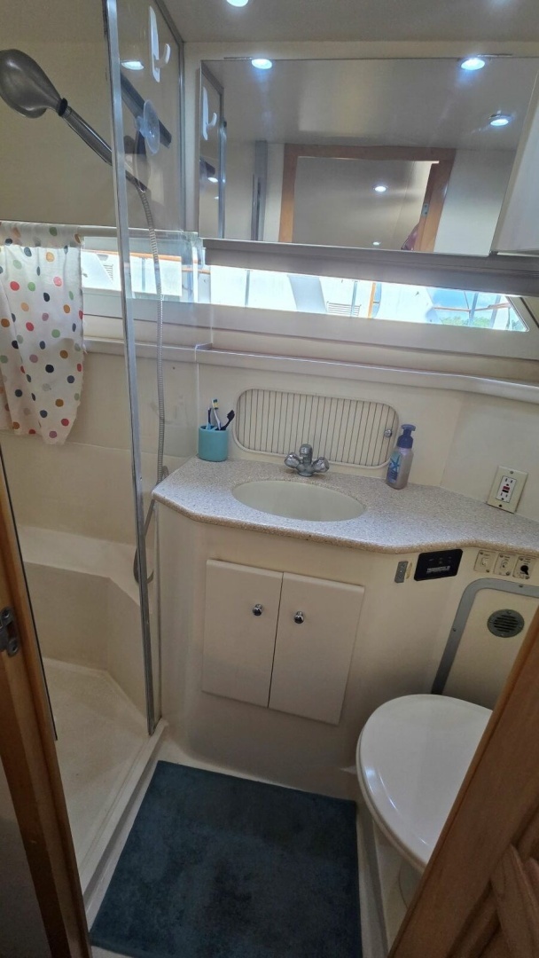 1998 Carver 405 Aft Cabin Motor Yacht - Image 54