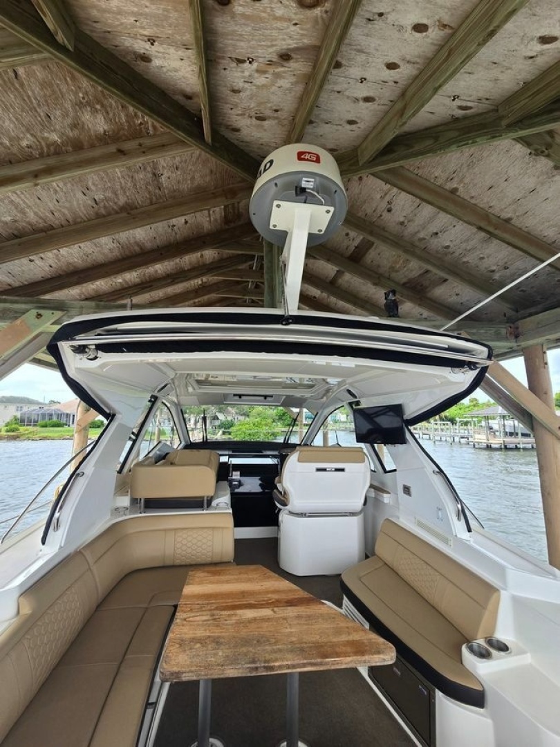 2018 Sea Ray — - Image 18