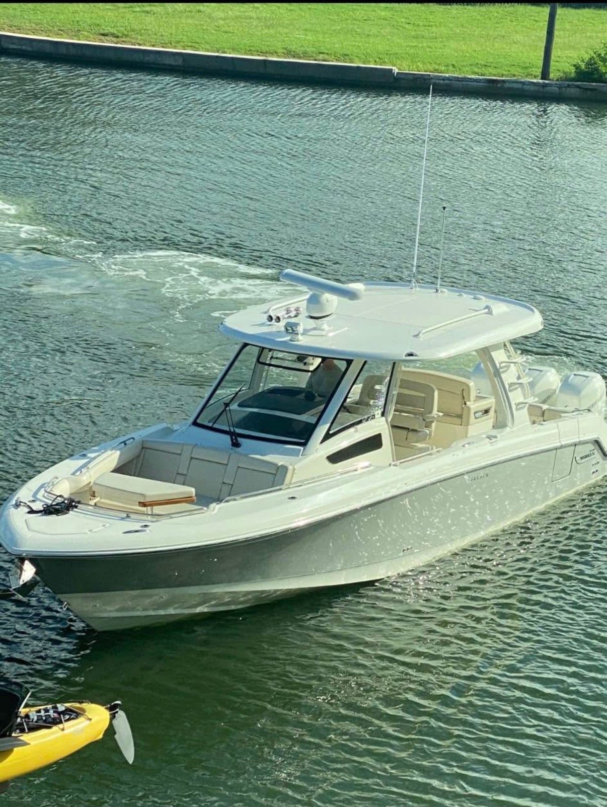 2019 Boston Whaler 350 Realm