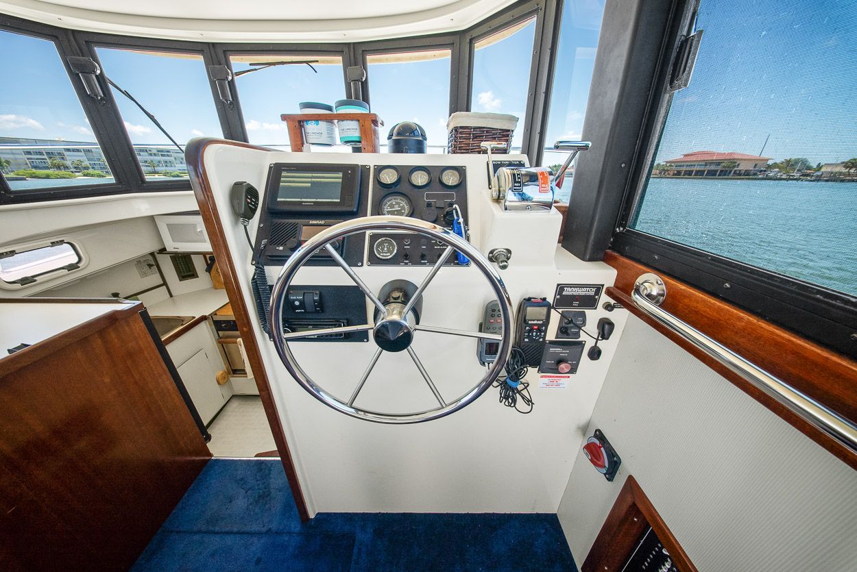 2001 Camano 31 Trawler - 3