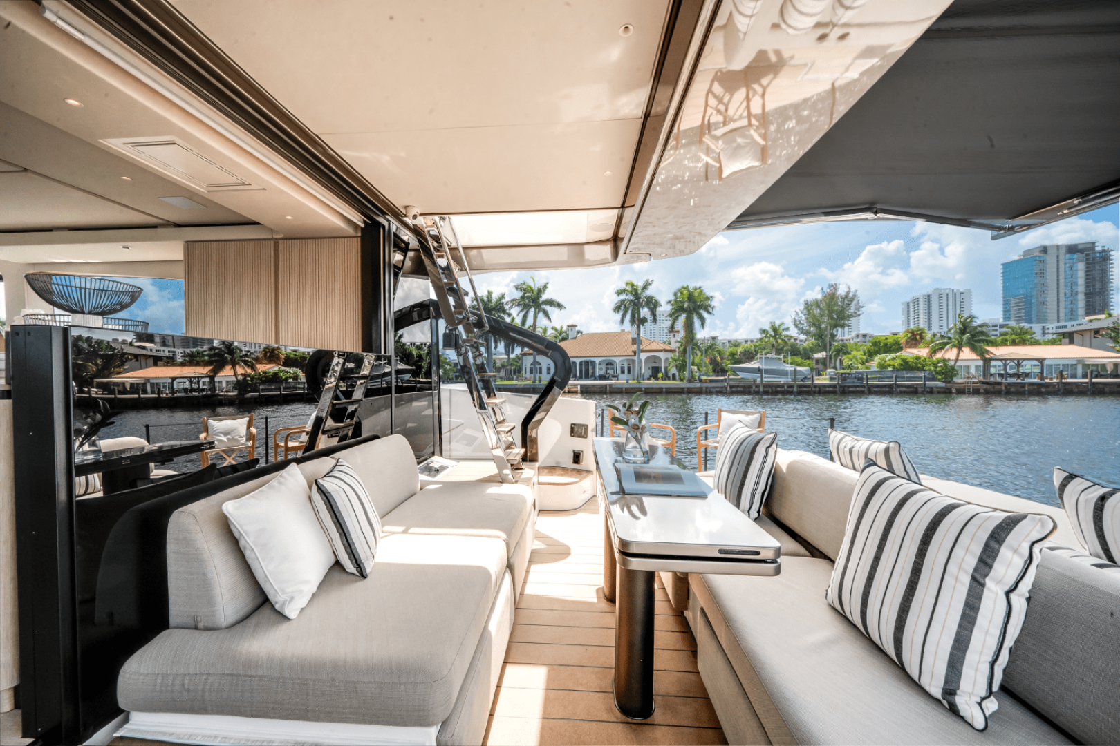 2025 Azimut Seadeck 6 - Image 23