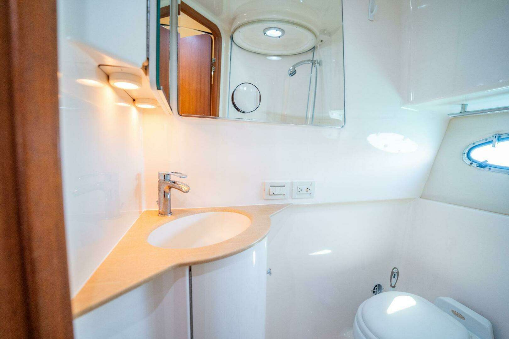 2004 Tiara Yachts 4200 Open - Image 25