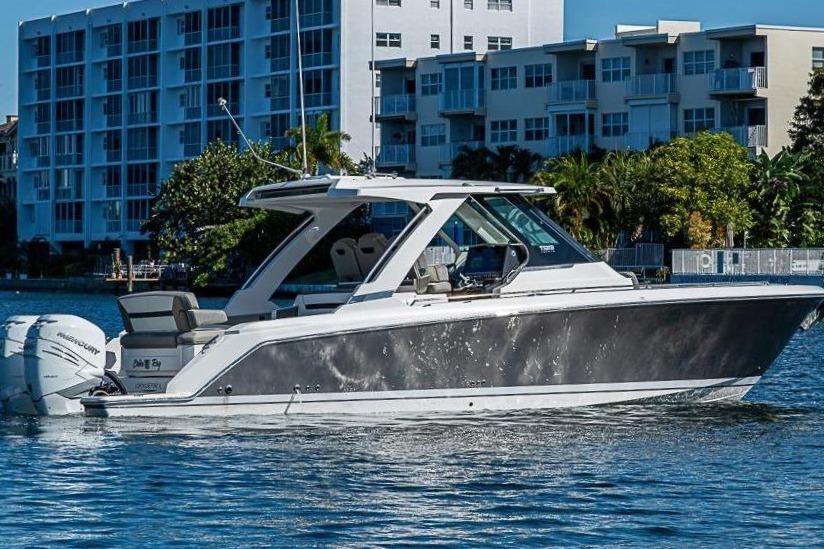 2023 Tiara Sport 34 LS