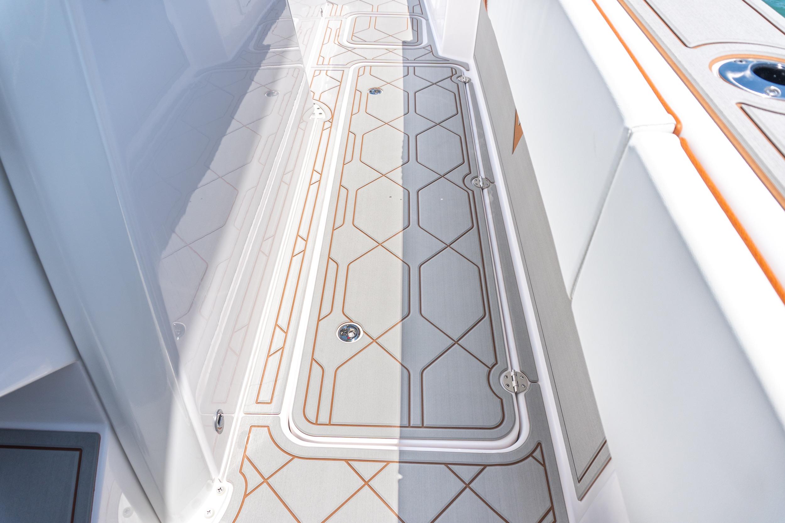 2026 Twin Vee 400 GFX2 CC boat deck with modern geometric design and sleek finish.