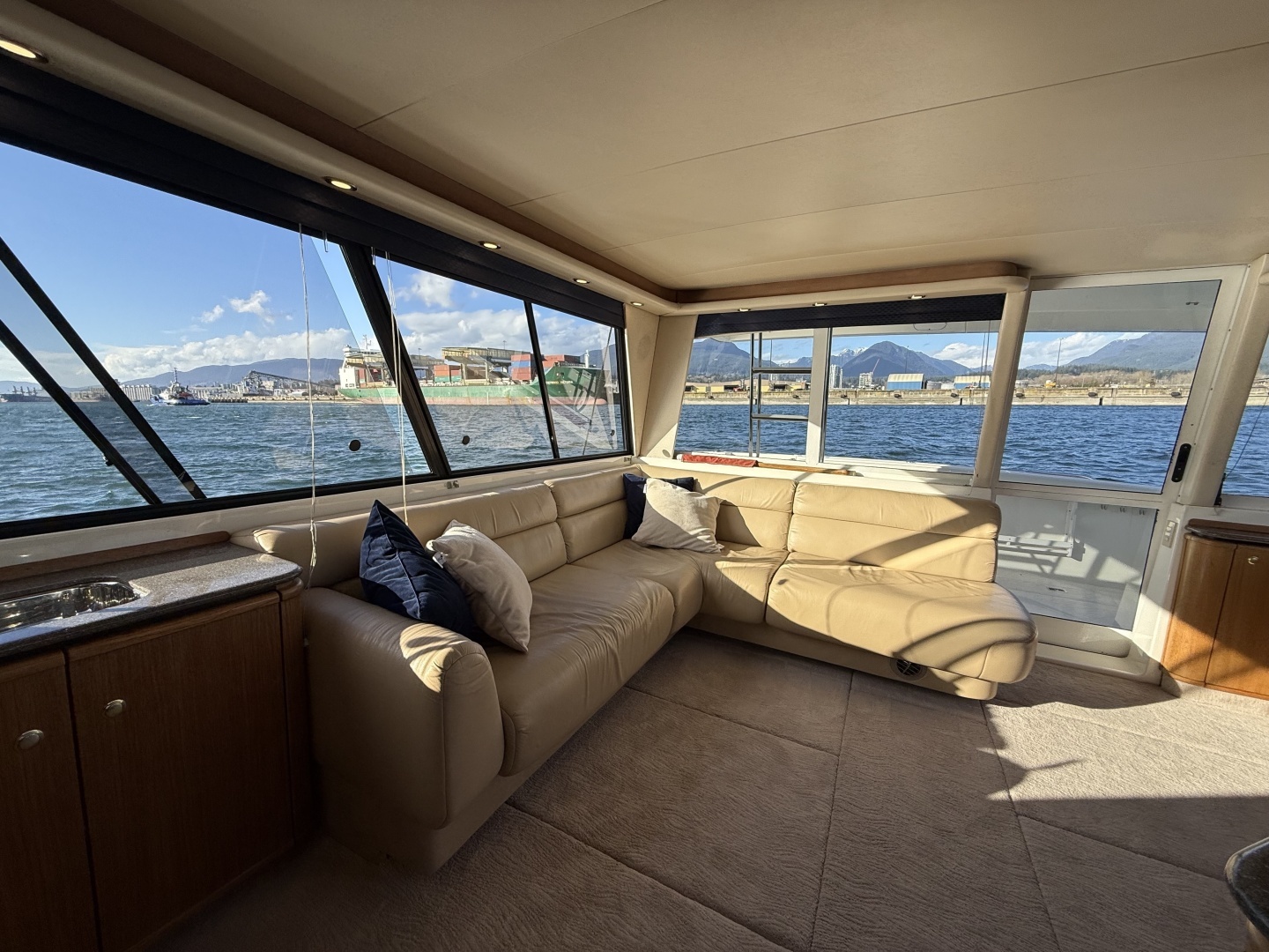 1998 Bayliner 4788 - Image 28