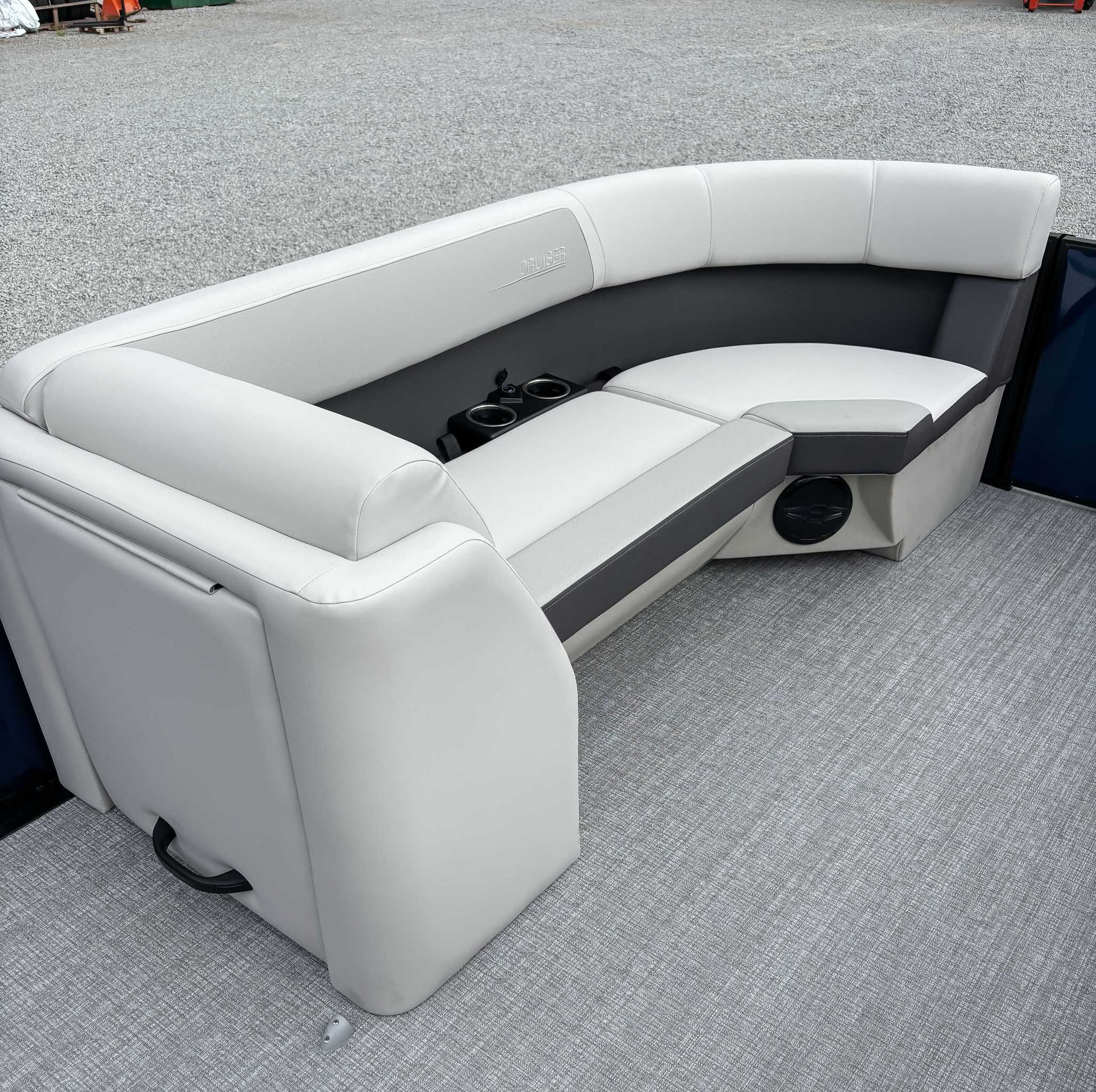 Luxurious seating in Harris Cruiser 230 SLDH, Heritage Edition, 2026.