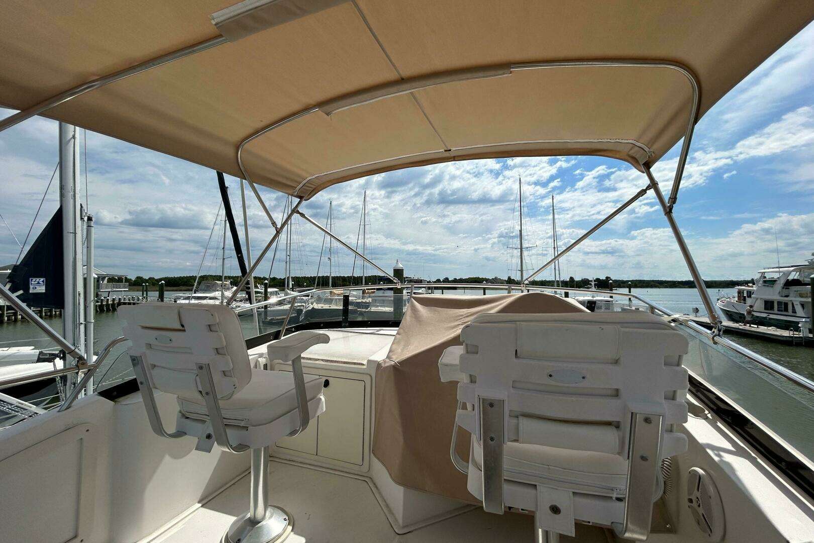 2004 Sabre 36 Flybridge - Image 11