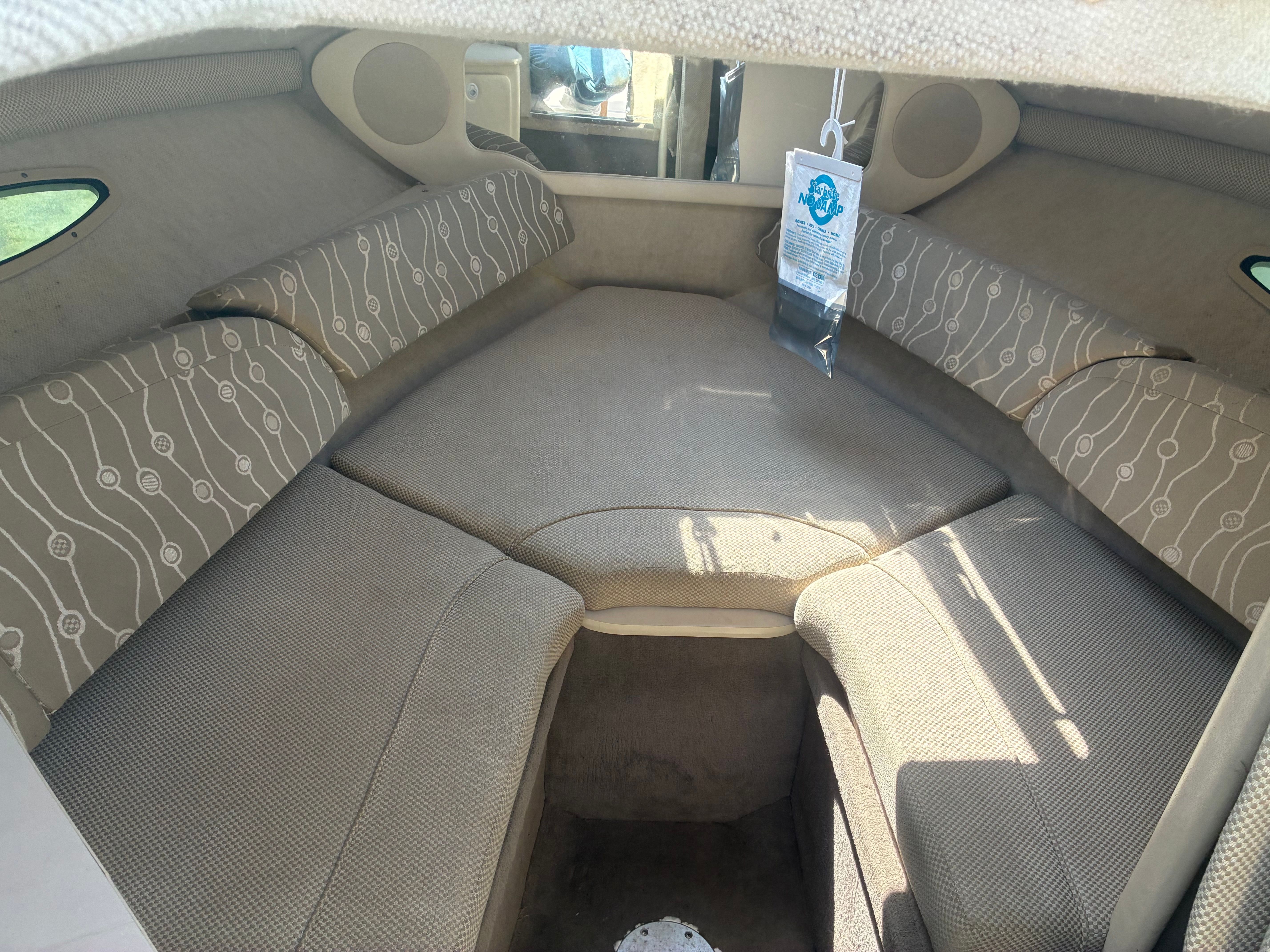 2006 Sea Ray 215 Weekender - 11
