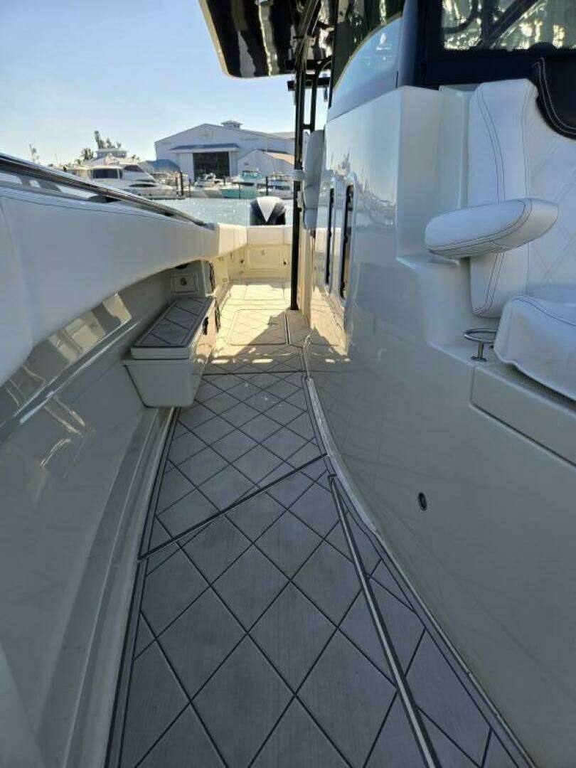 2018 HCB 42 Siesta - Image 36