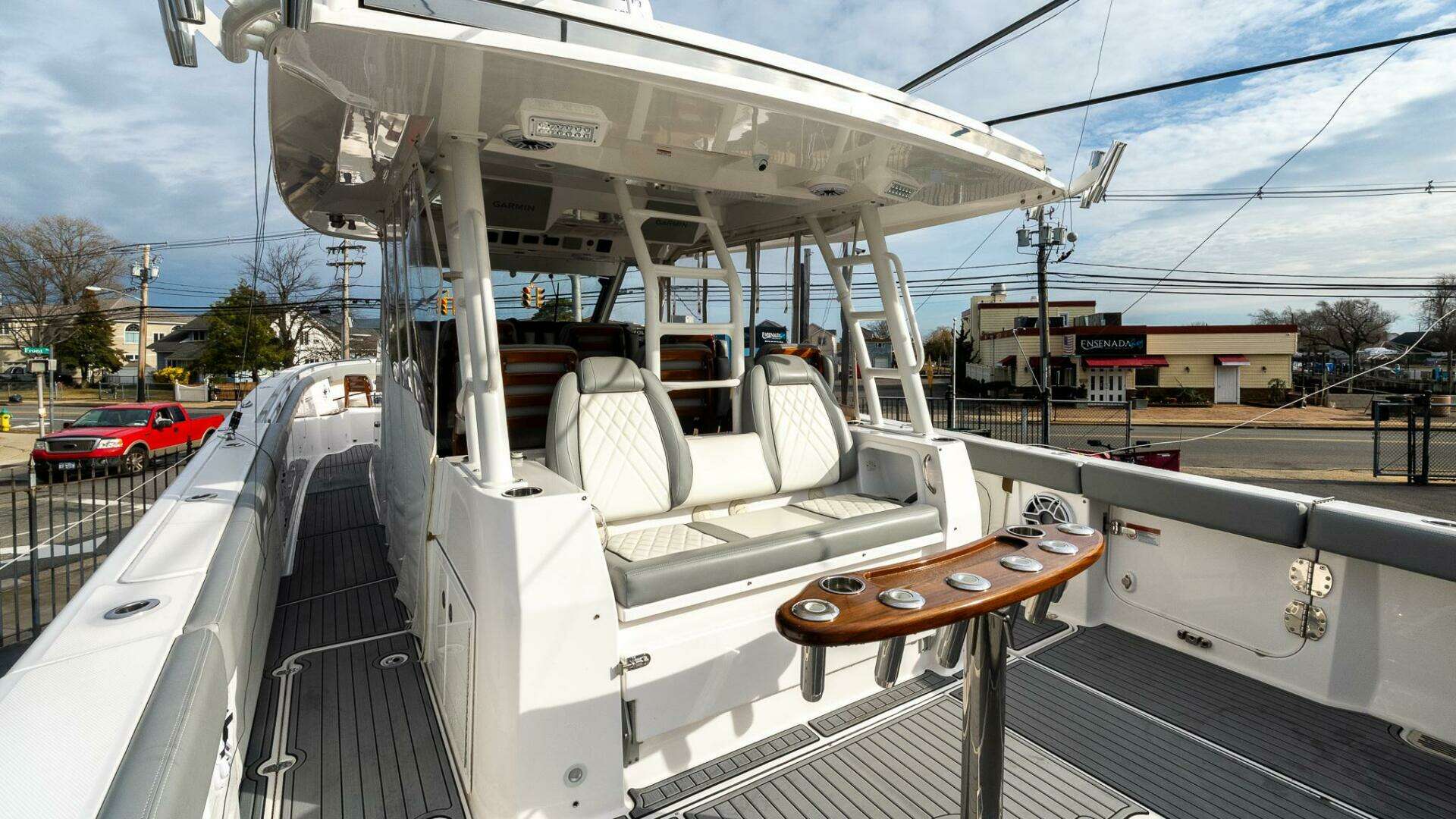 2023 Everglades 455 Center Console - Image 17