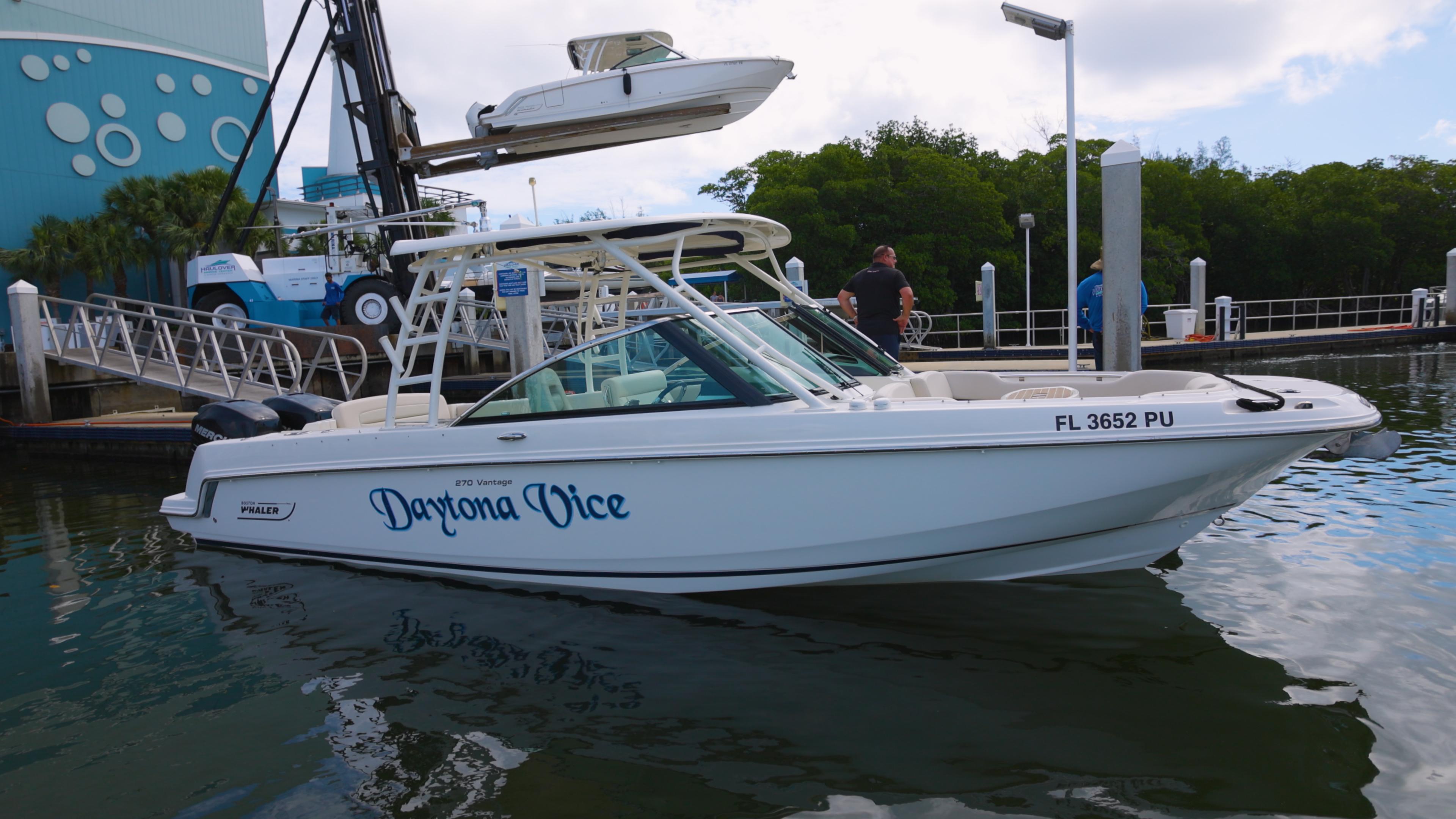 2014 Boston Whaler 270 Vantage
