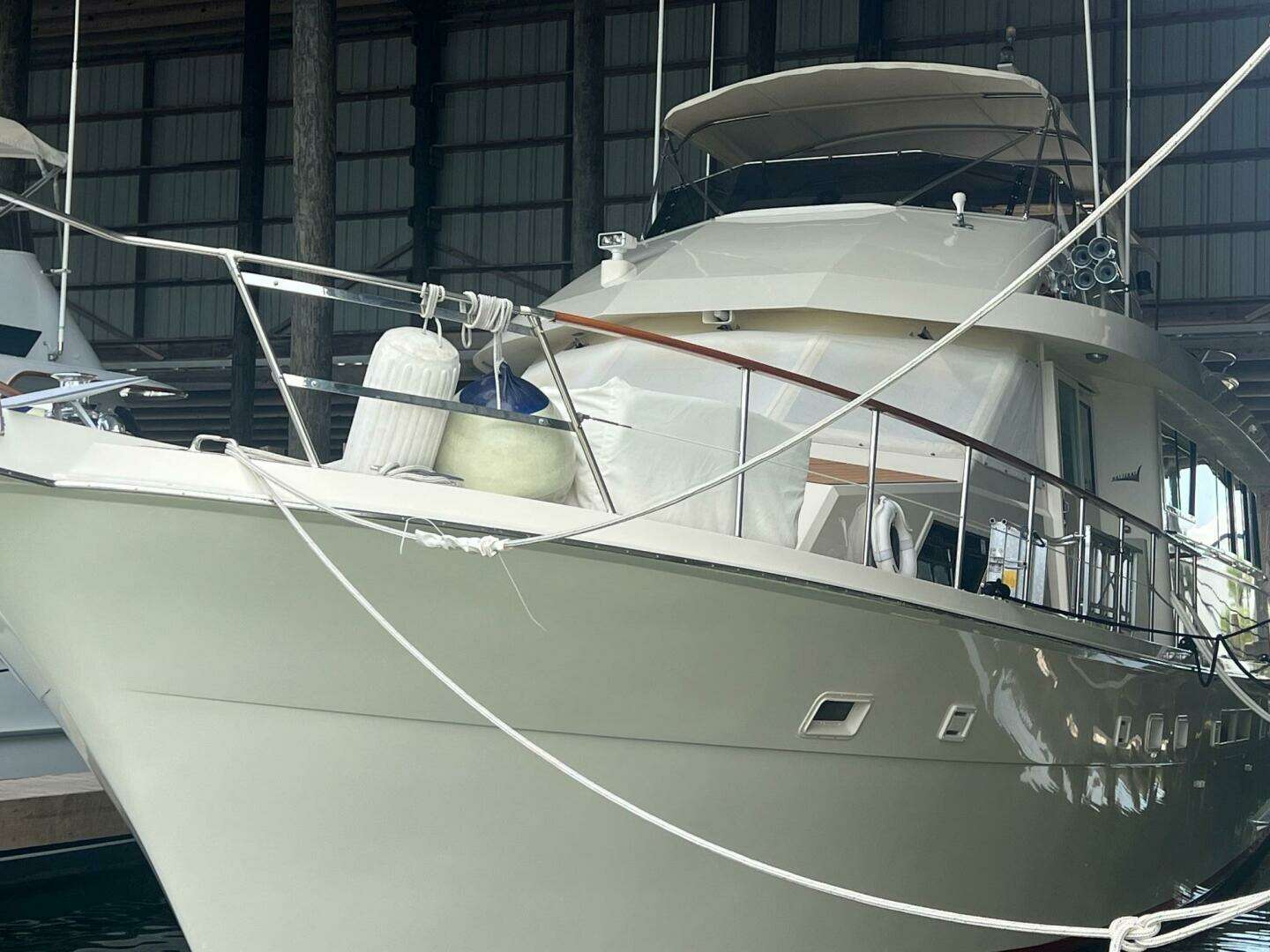 1988 Hatteras Motor Yacht - Image 3