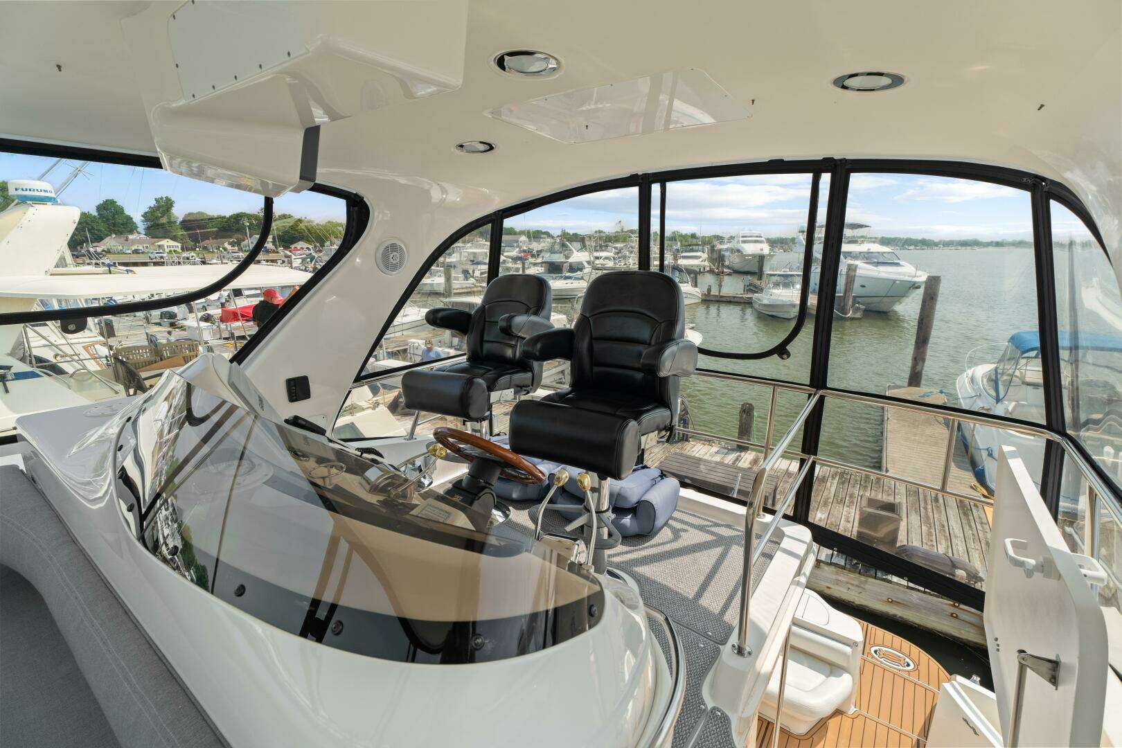 2003 Sea Ray 480 Sedan Bridge - Image 38