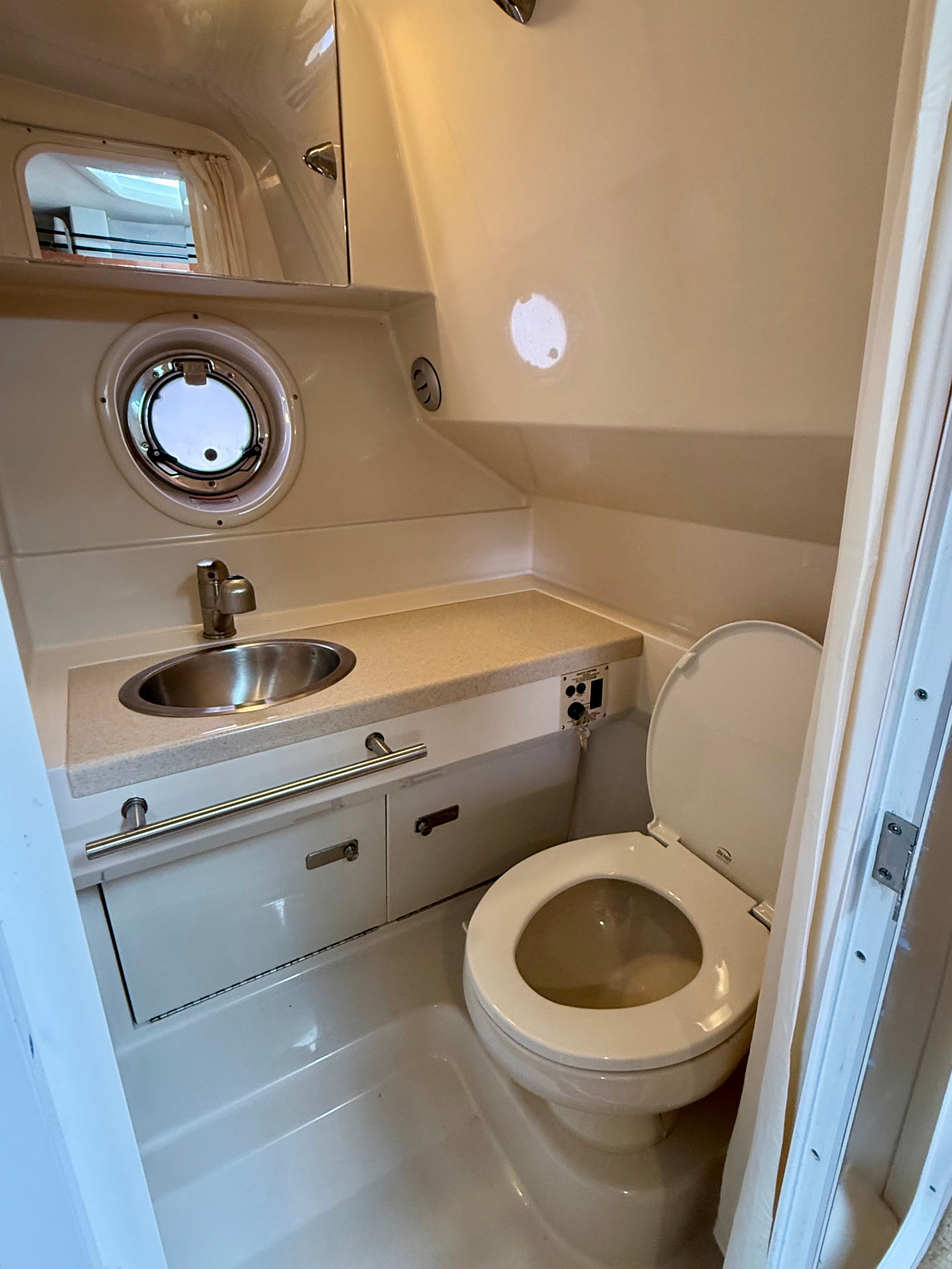2010 Sea Ray Sundancer 310 - 53