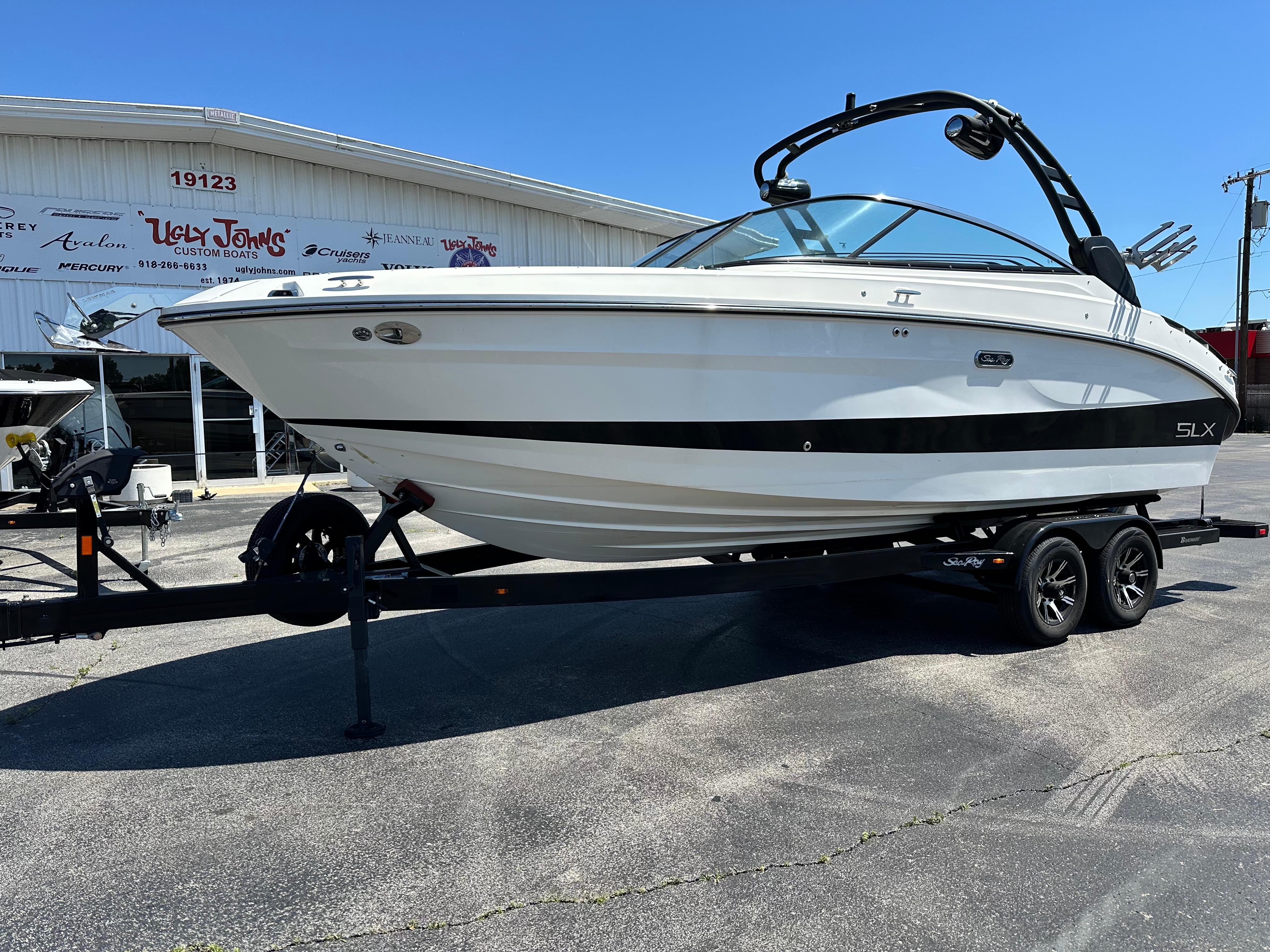 2023 Sea Ray SLX 260 Surf