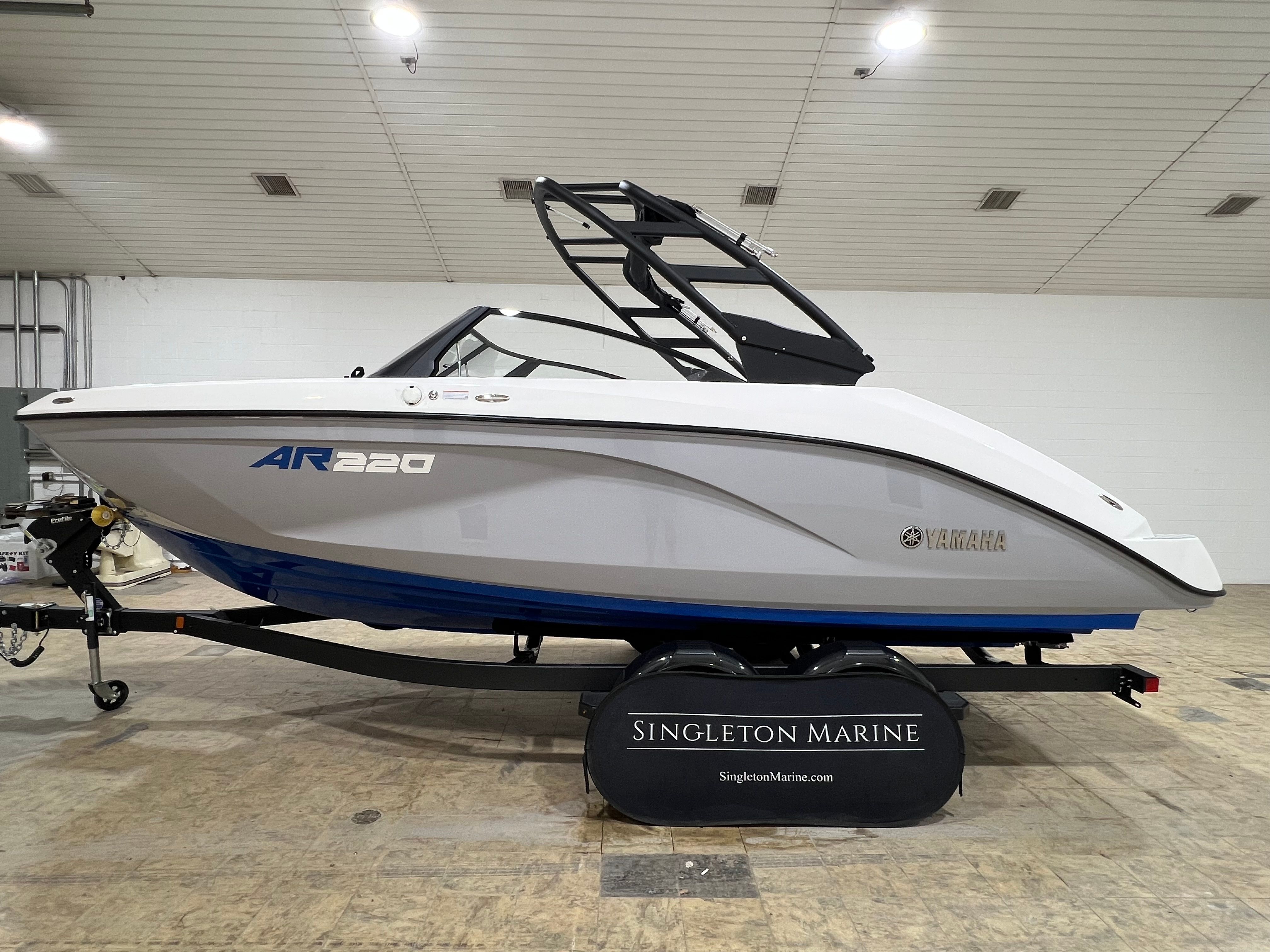 2026 Yamaha Boats AR220