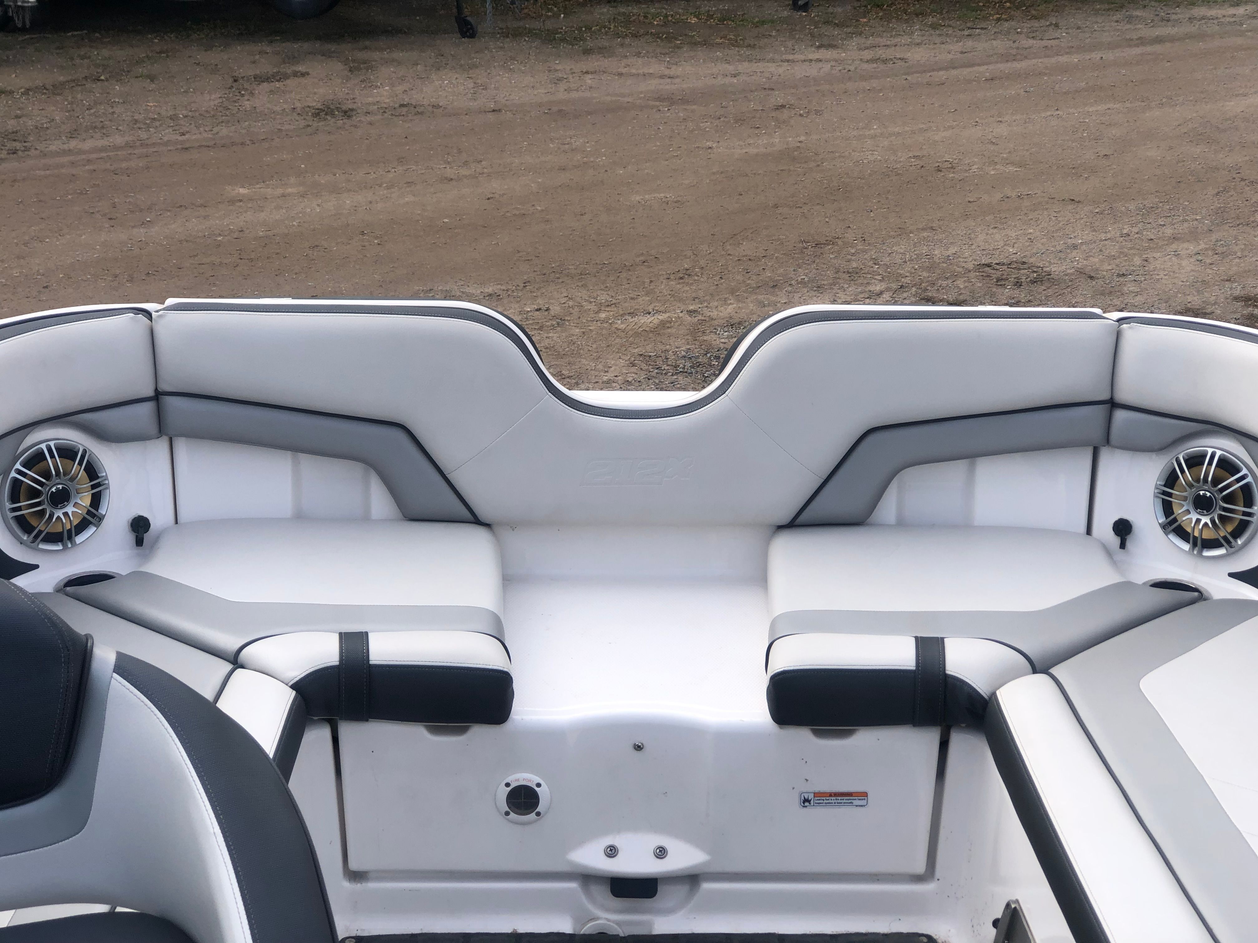 2016 Yamaha Boats 212X - 9