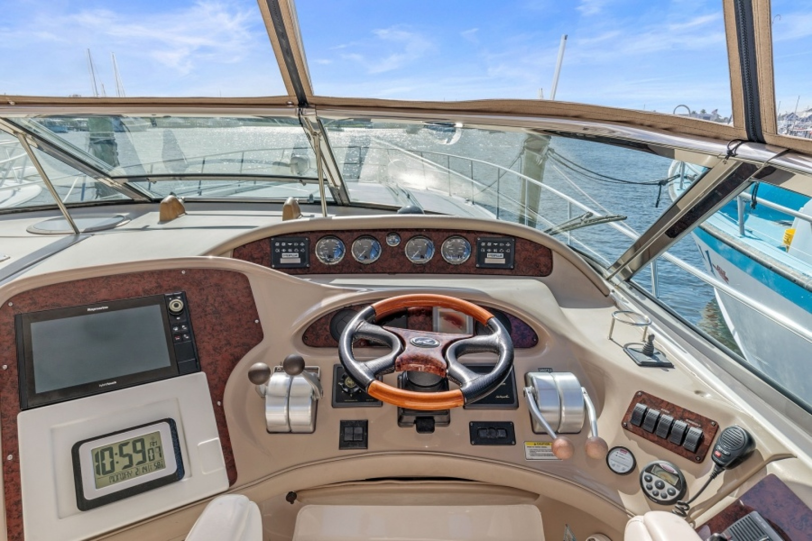 2002 Sea Ray 550 Sundancer - Image 12