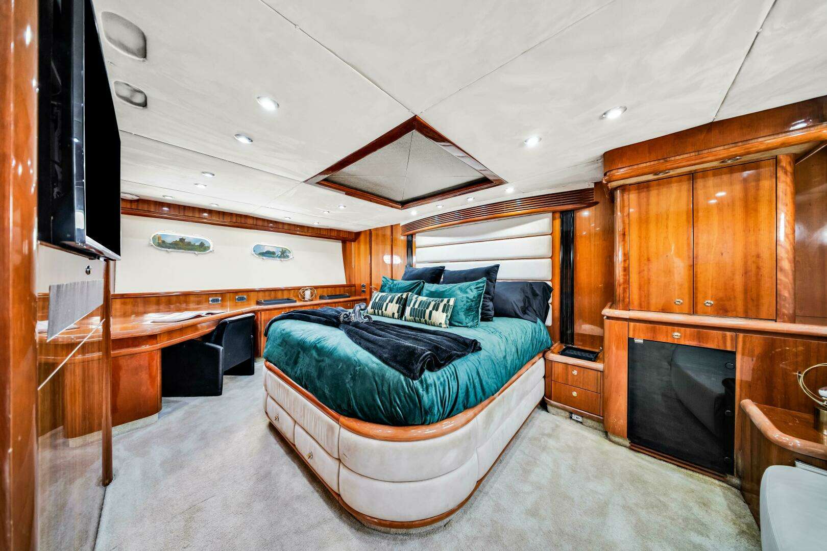 2003 Sunseeker 94 Motor Yacht - Image 22