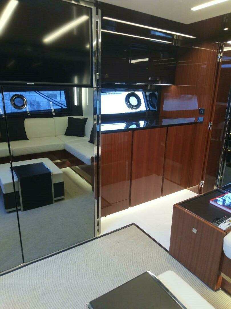 2019 Riva — - Image 22