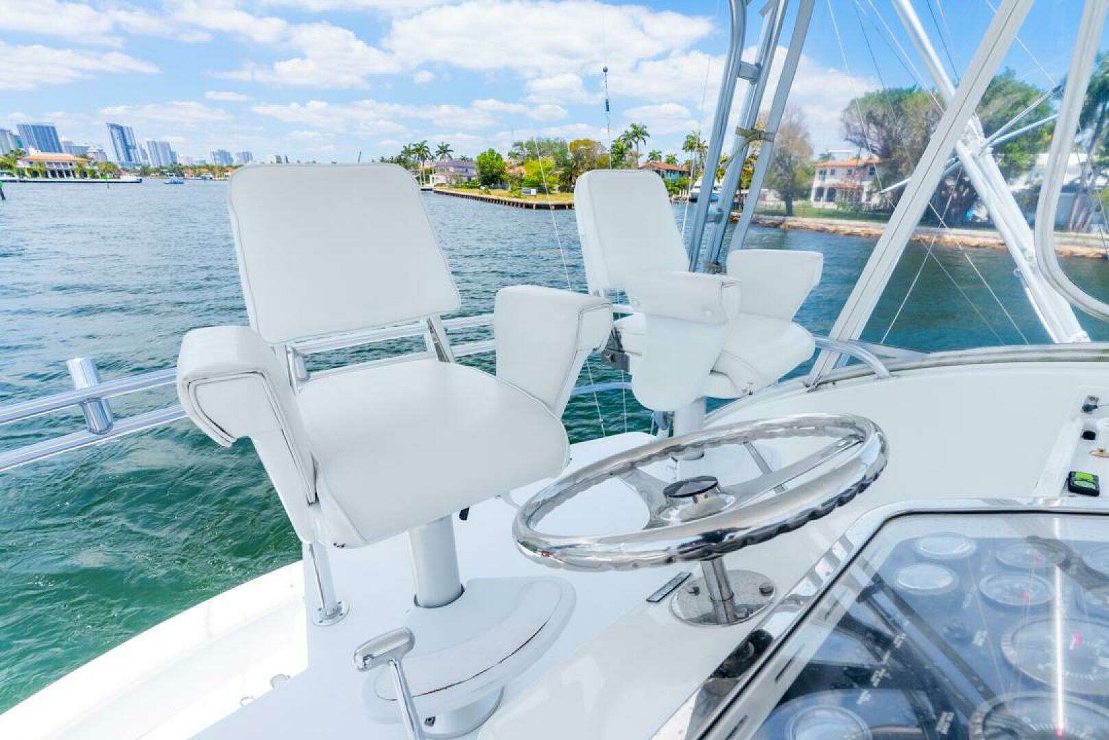 2005 Hatteras 50 Convertible - Image 30