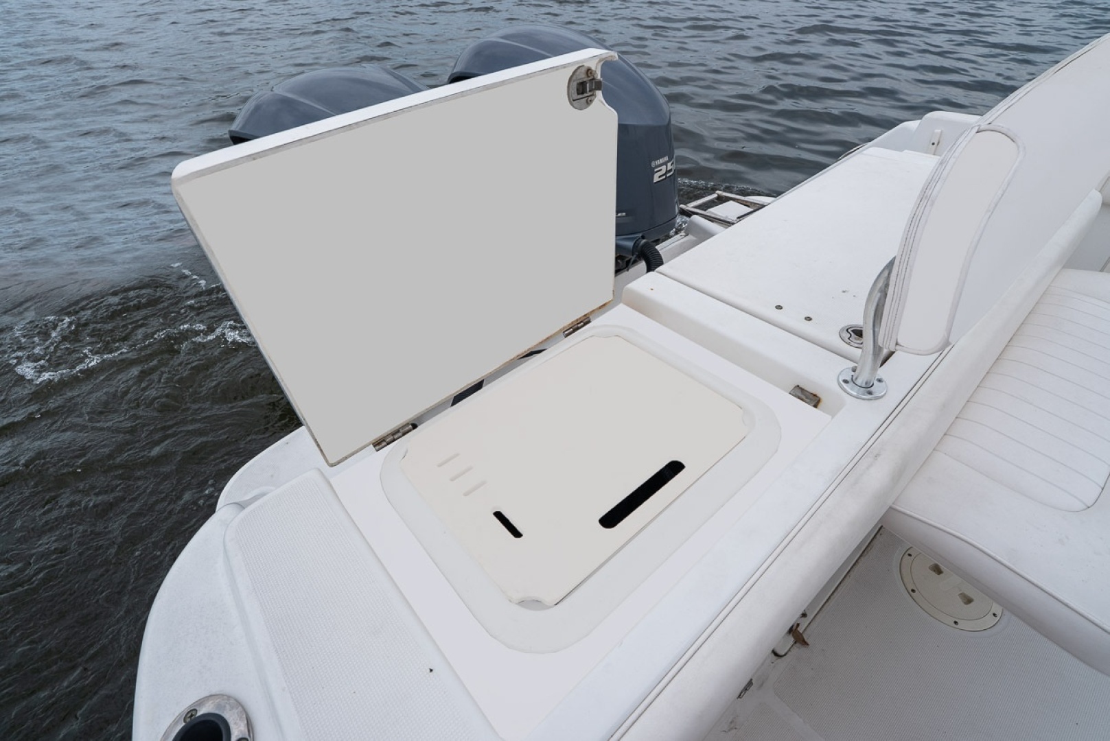 2013 Robalo R260 - Image 21