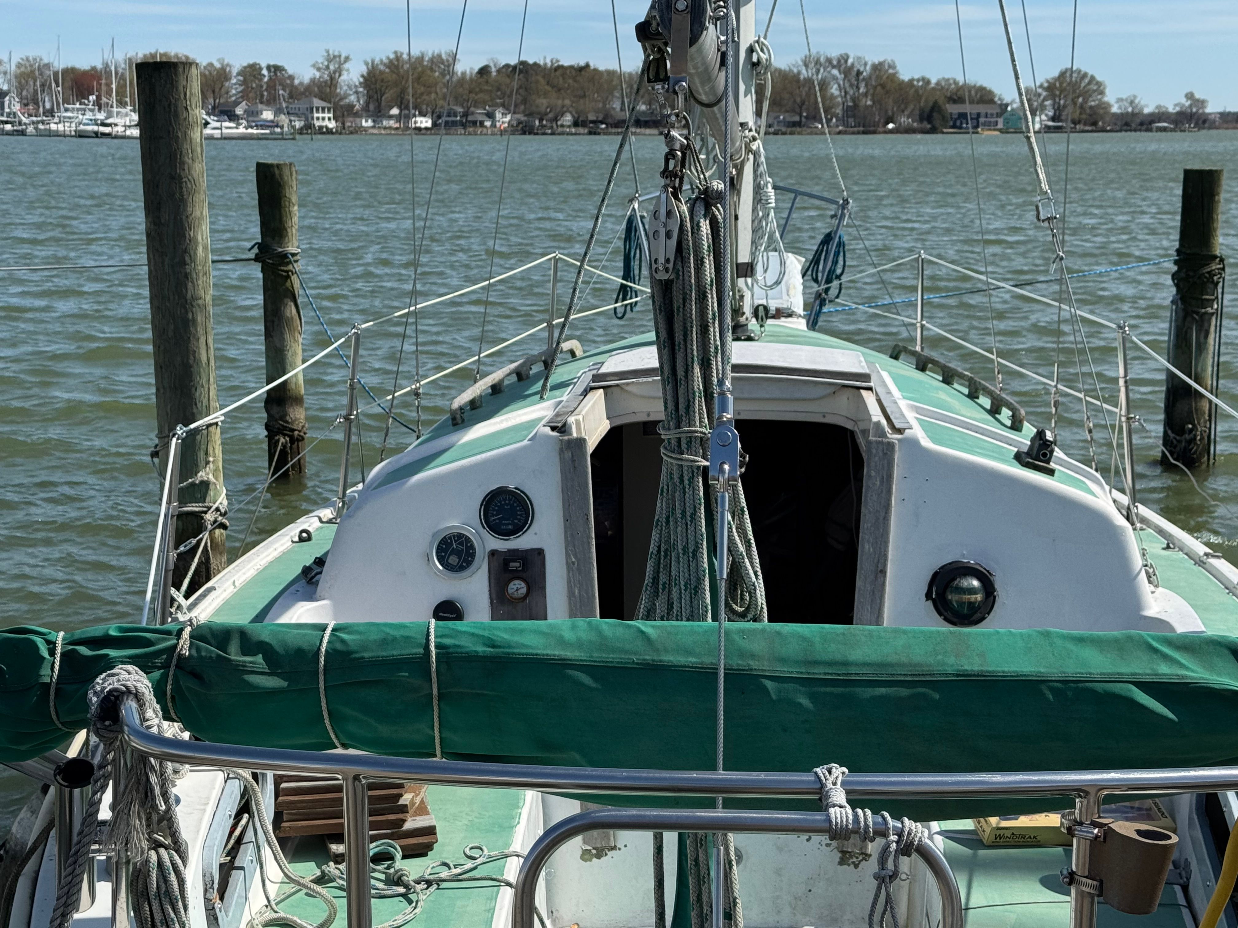 1975 Pearson 30 - 3