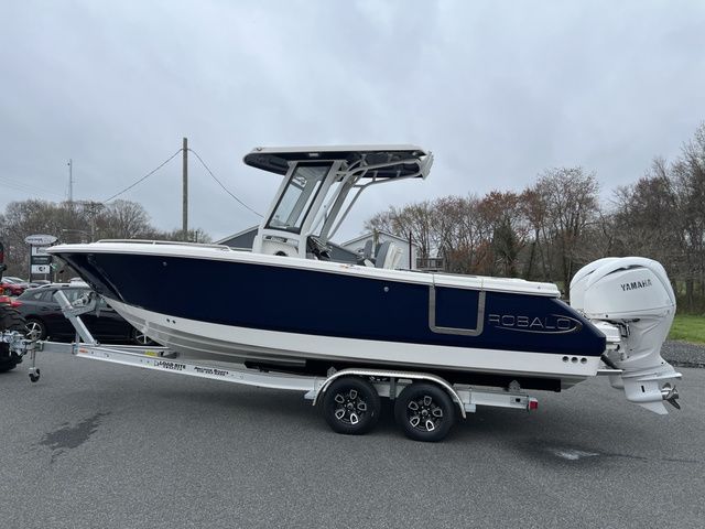 2025 Robalo Center Console R250