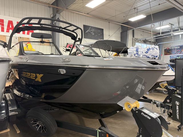2025 Yamaha Boats 222XD - 2