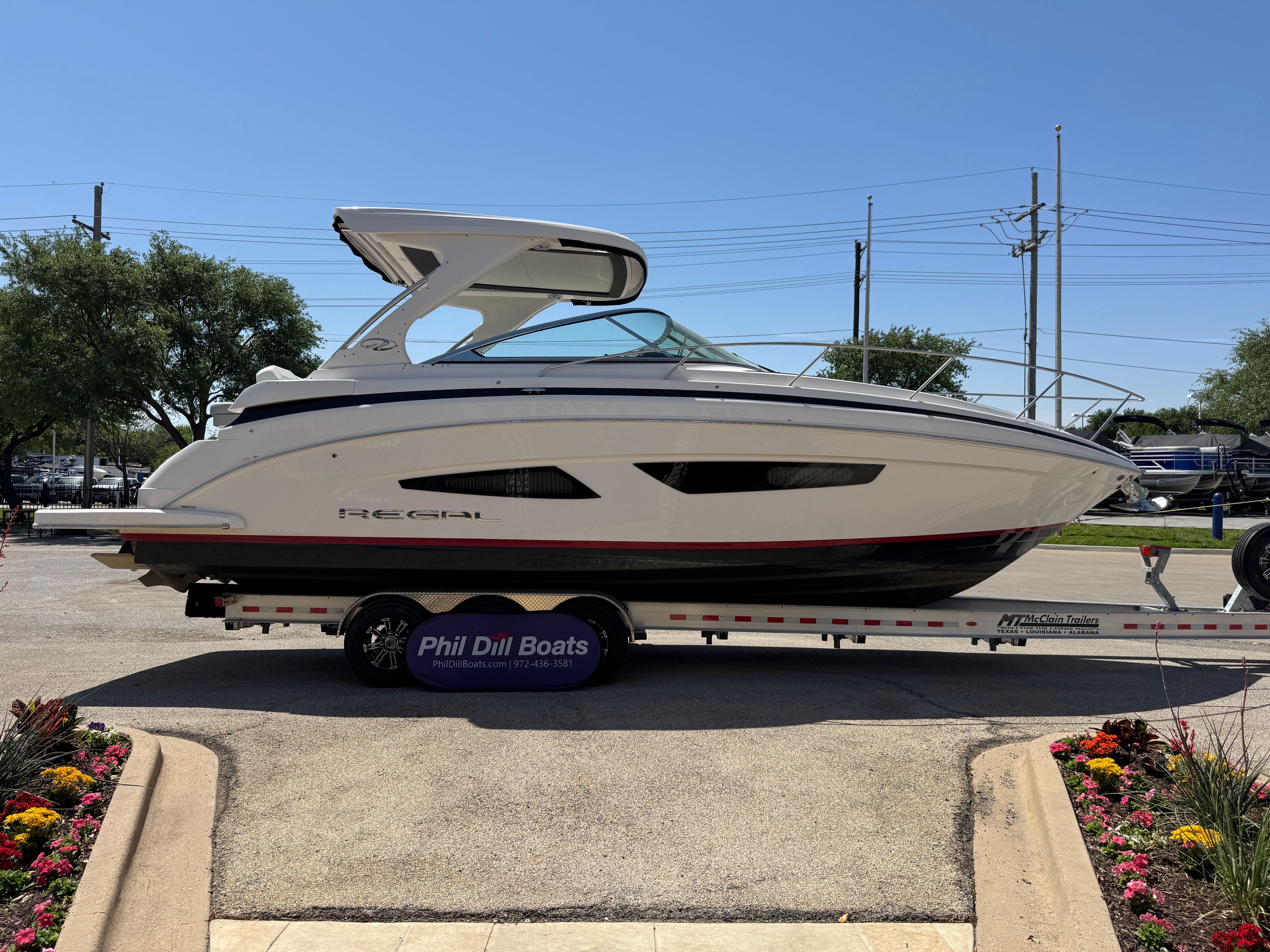 2023 REGAL 33 EXPRESS - Image 6