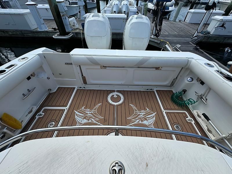 2006 Boston Whaler 32 Outrage Cuddy - 10