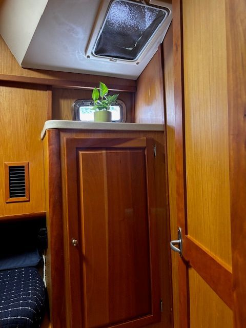 2005 Mainship 400 Trawler - 63
