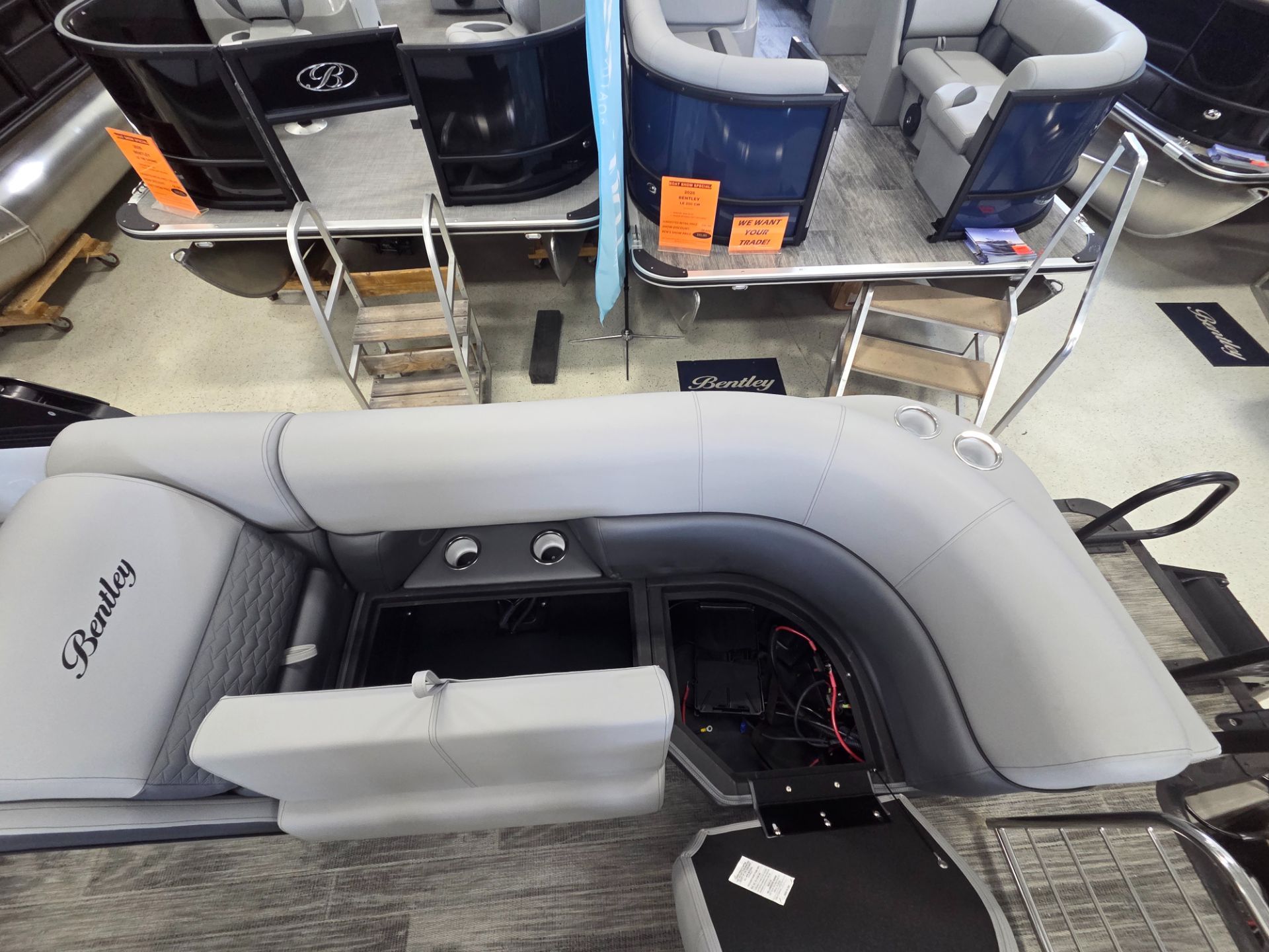 2026 Bentley Pontoons Elite 223 Admiral - 26