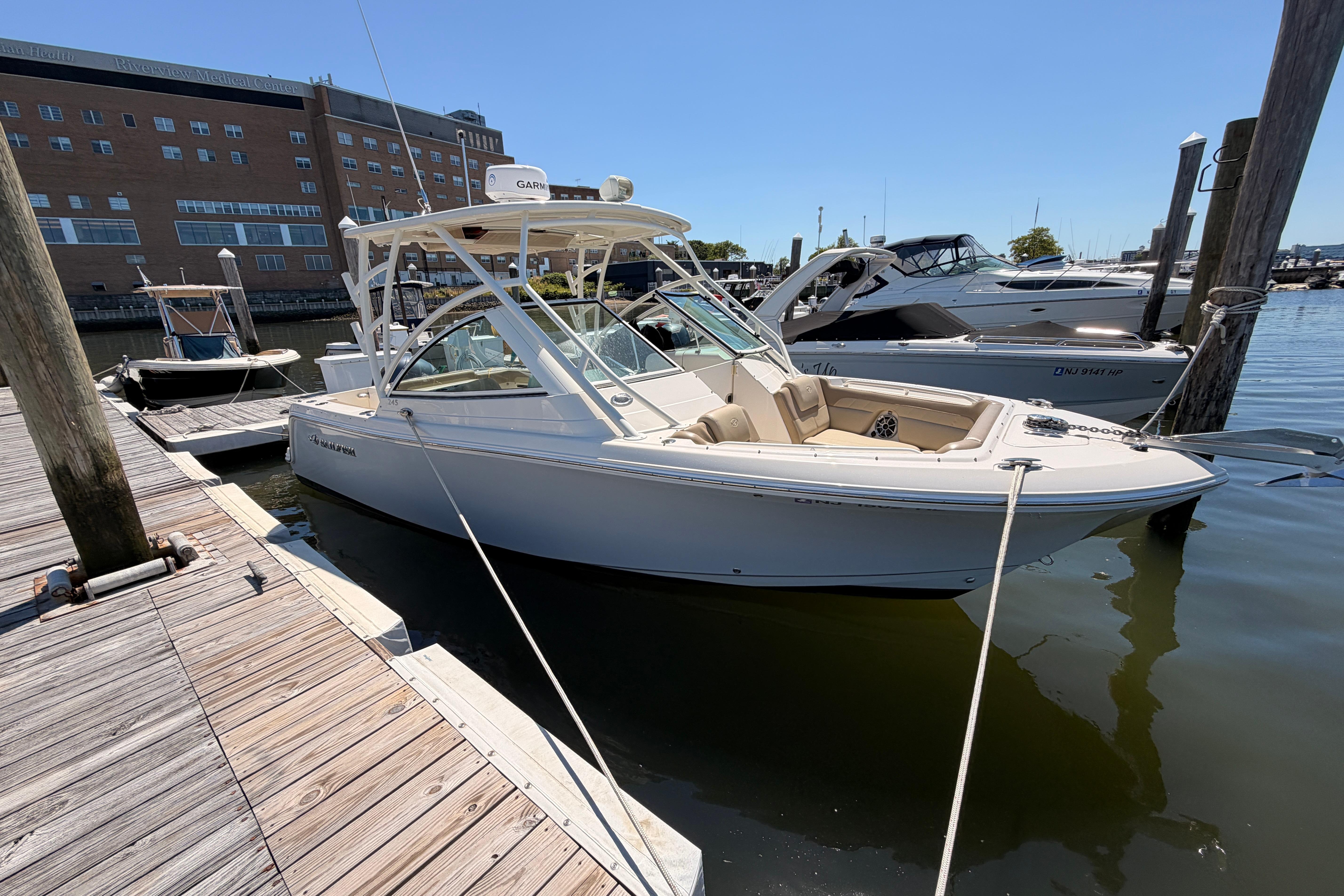 2019 Sailfish 245 DC