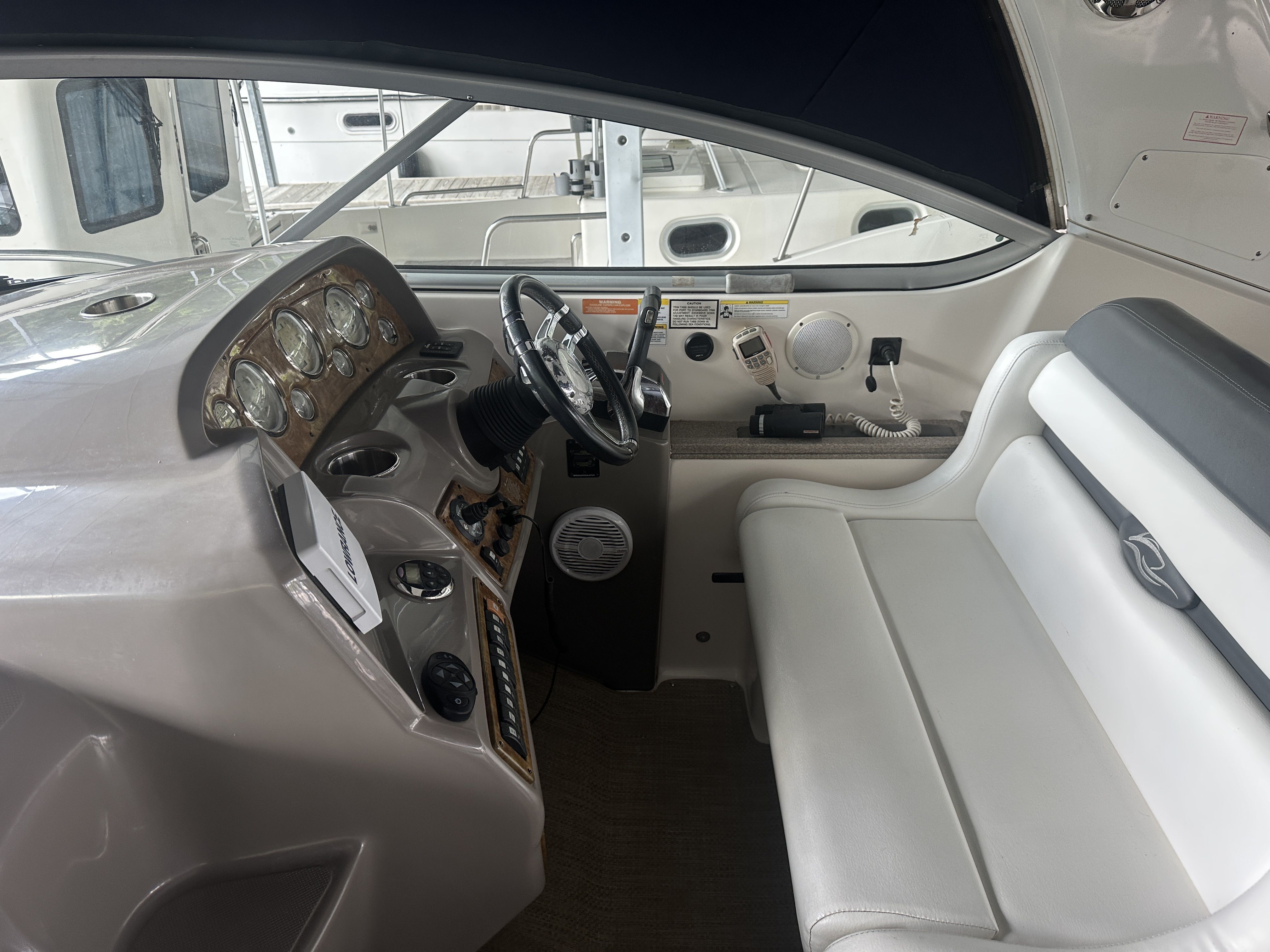 2008 Rinker 330 Express Cruiser - 17