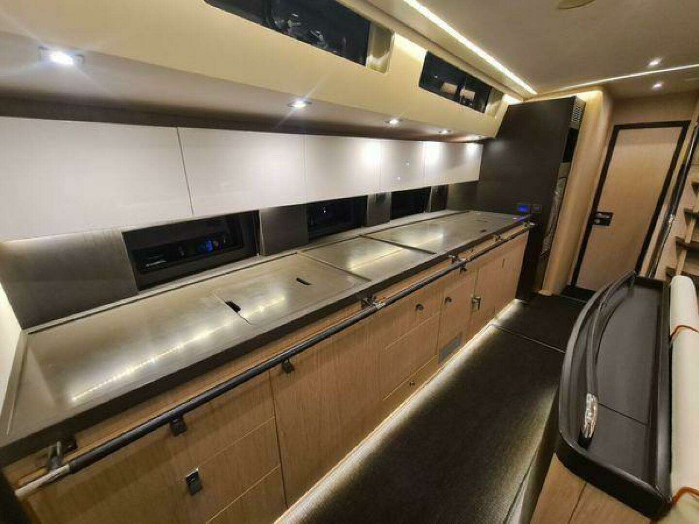 2022 Beneteau Oceanis Yacht 62 - Image 24
