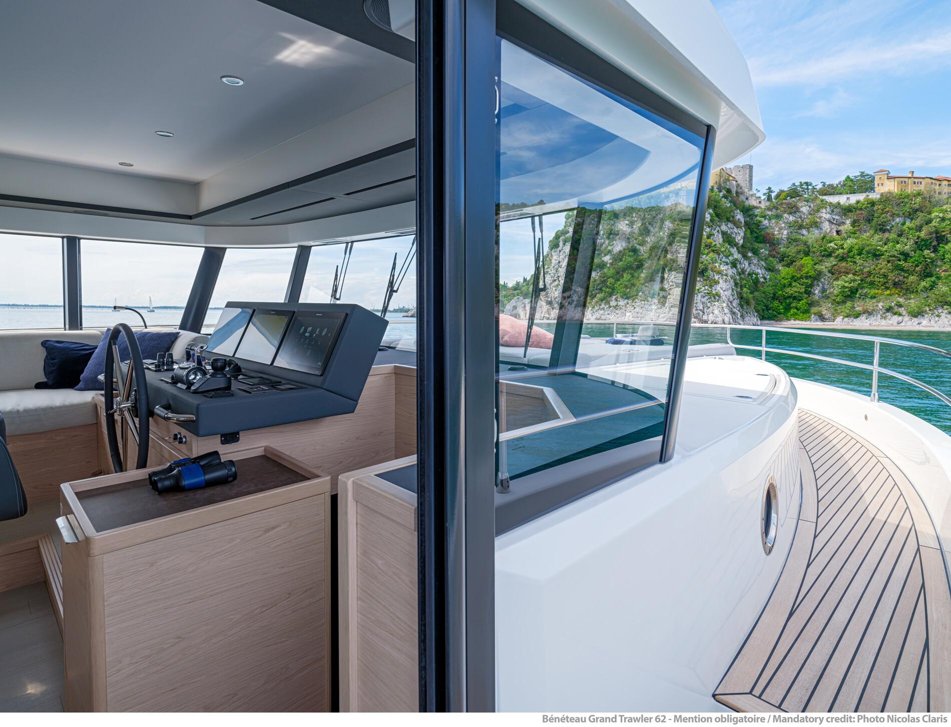 BENETEAU Grand Trawler 62 Helm