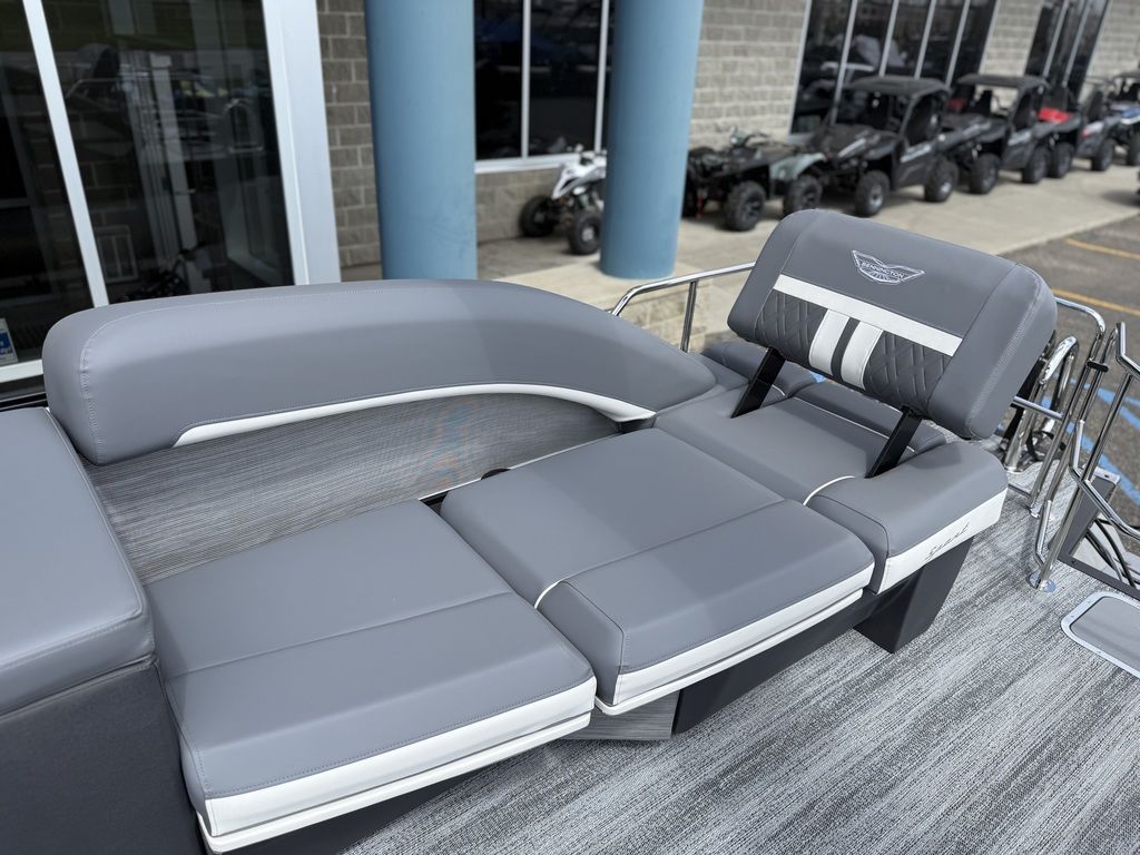 2026 Bennington 24 M Sport Lounge - 24