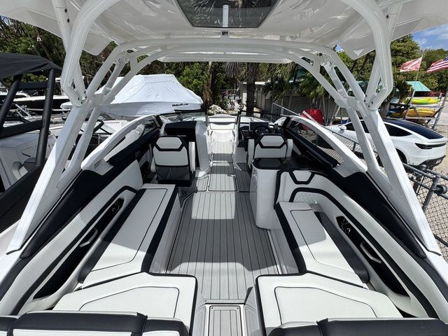 2026 Yamaha Boats 275SD - 8