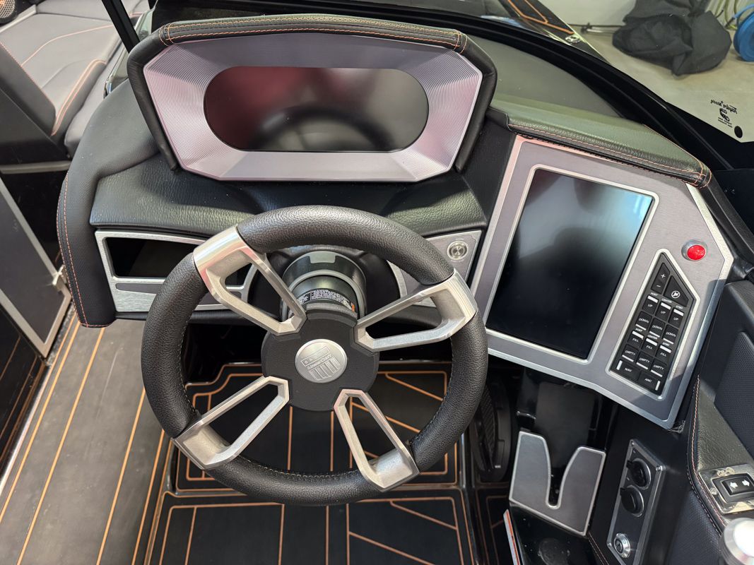 2023 MasterCraft XT24 - 18