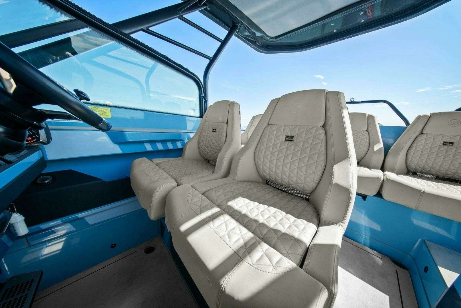 2022 Axopar Brabus Shadow 500 TT - Image 12