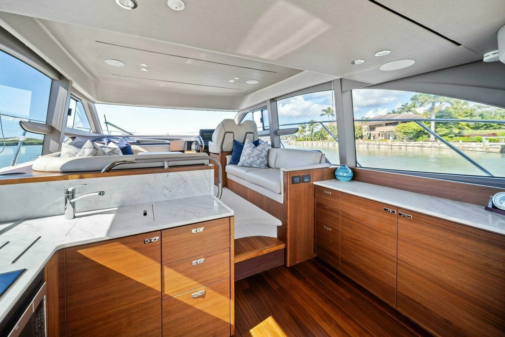 2023 Princess F50 - Image 26
