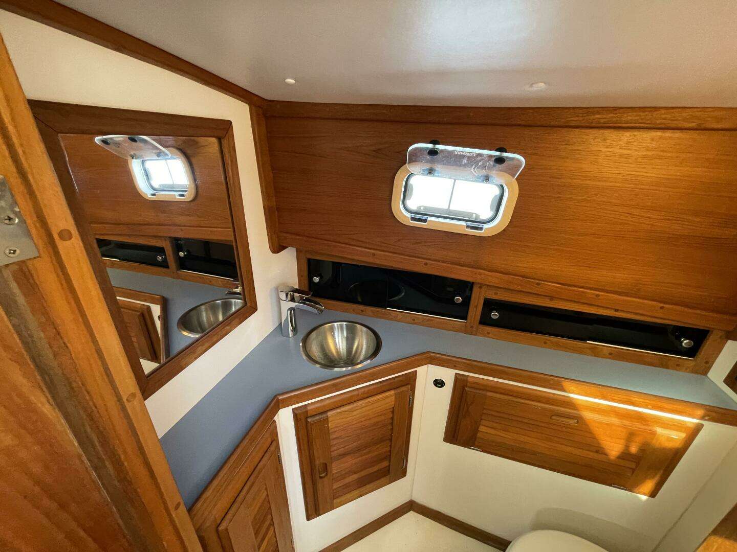 1988 Ellis Extended Pilothouse - Image 30