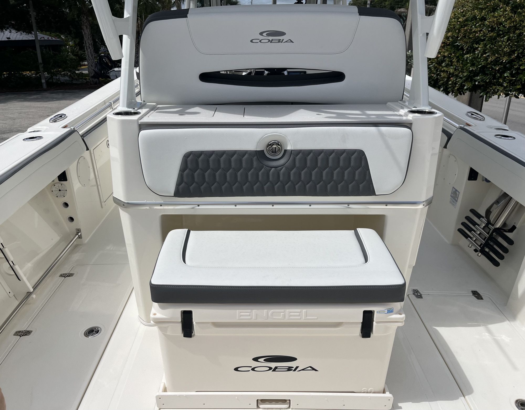 2026 Cobia 305 Center Console - 13