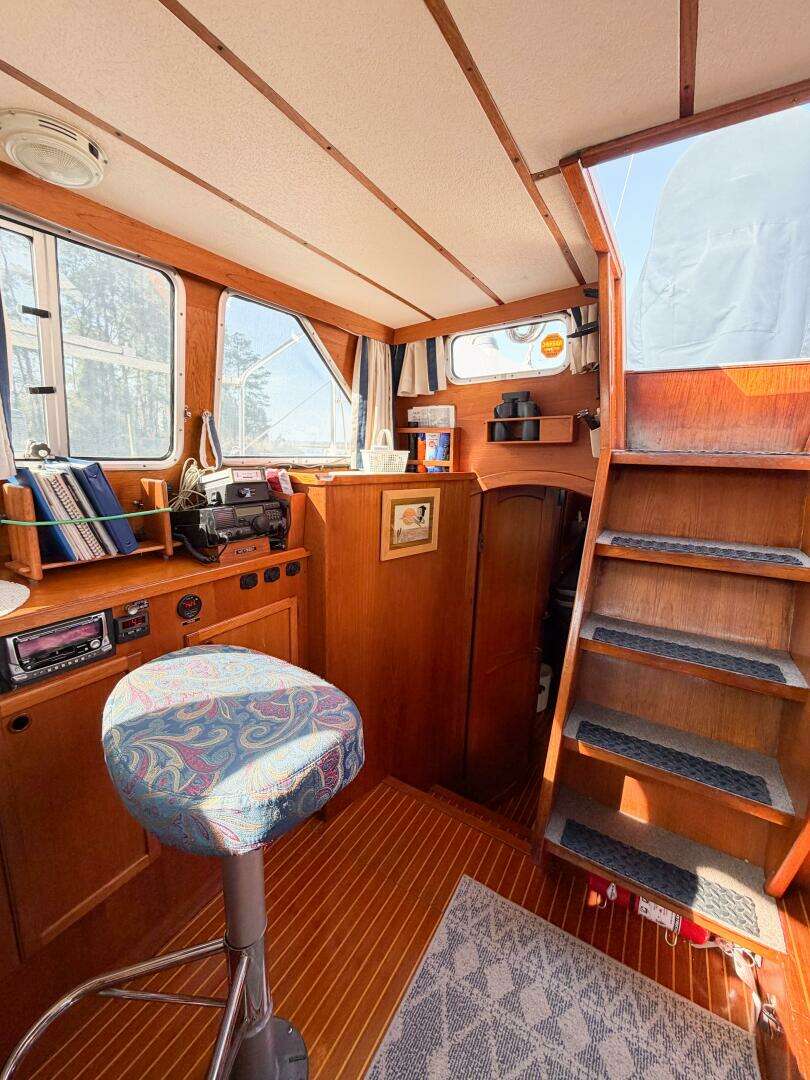 1986 Nauticat 40 Cutter Ketch Pilothouse - Image 28