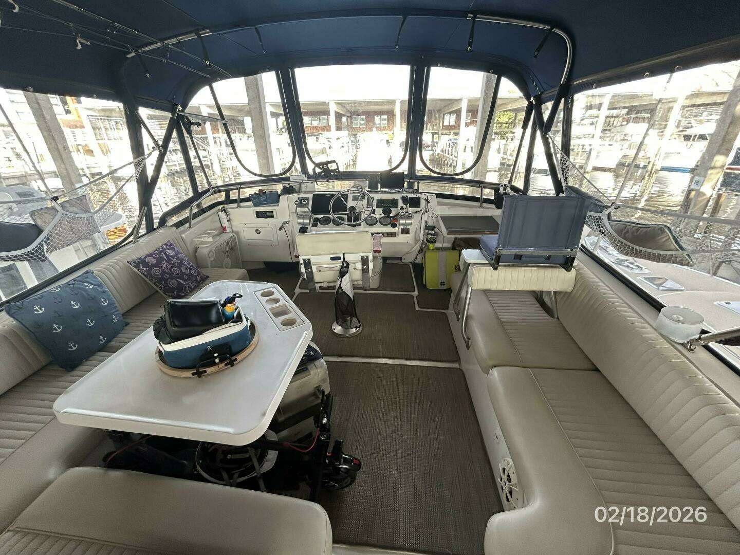 2004 Mainship 430 - Image 14