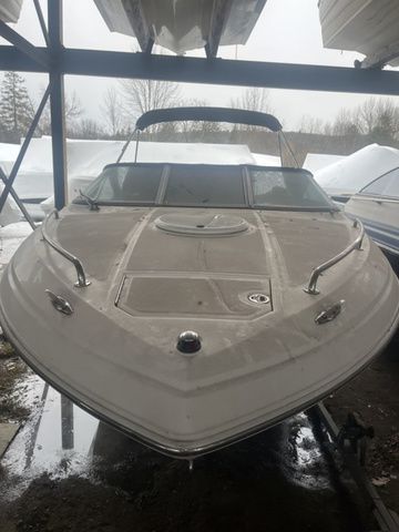 2005 Regal 2250 Cuddy