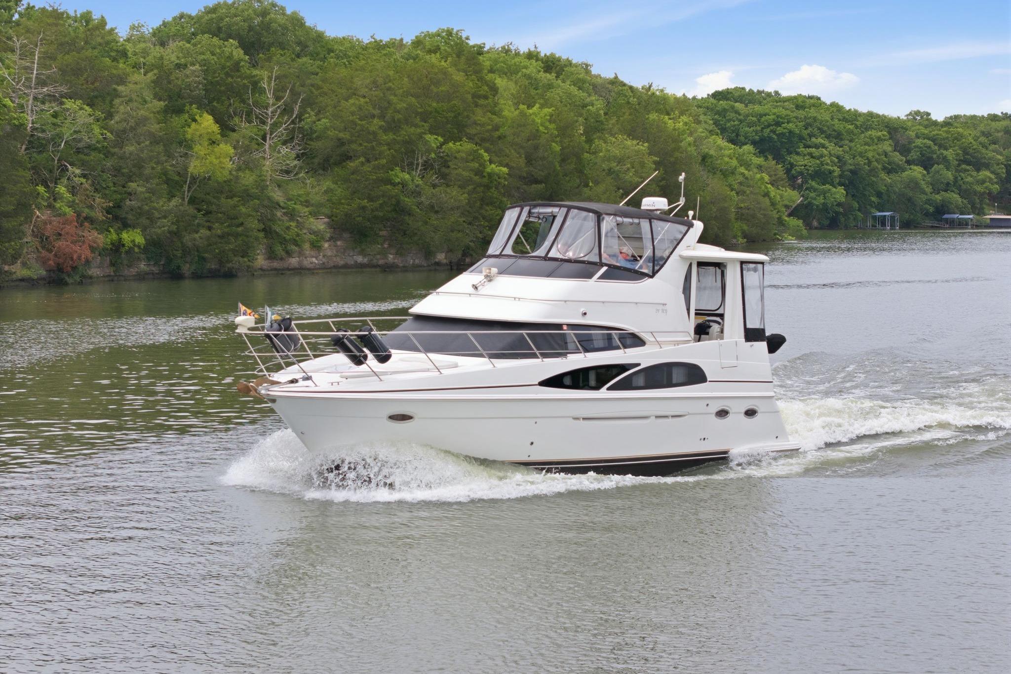 2005 Carver 39 Motor Yacht