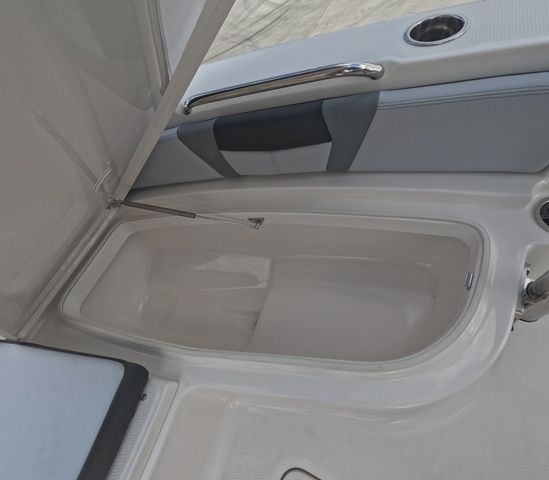 2026 Robalo Cayman 226 In Stock Trailer Included - 21