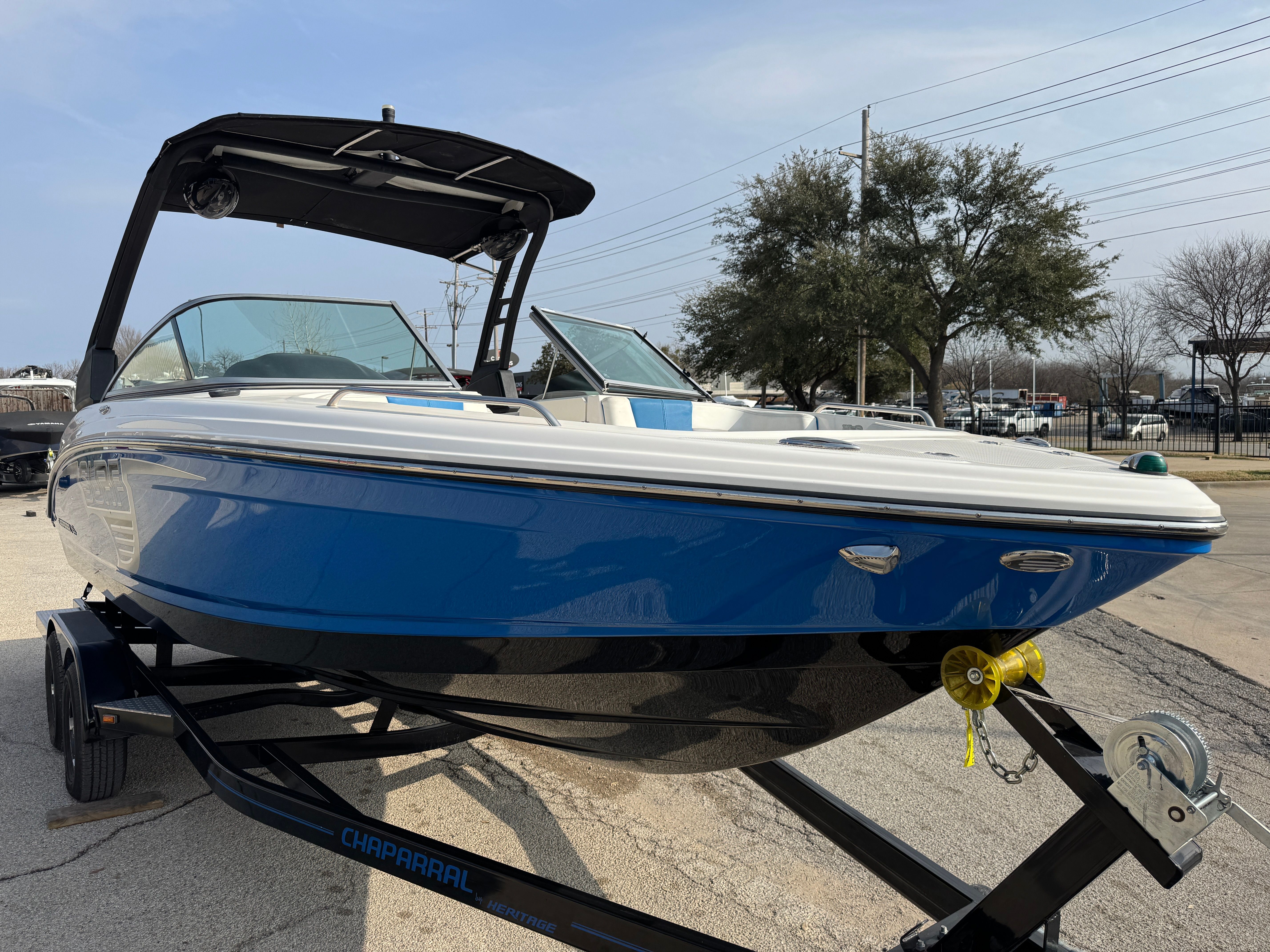 2019 CHAPARRAL 23 SURF - Image 20